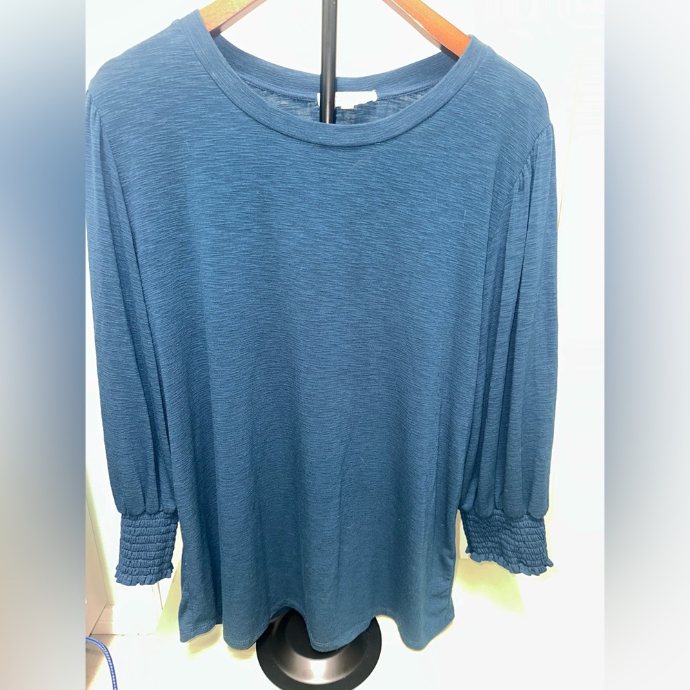 Beacon Apparel Navy Long Sleeve Top (Stitch Fix)